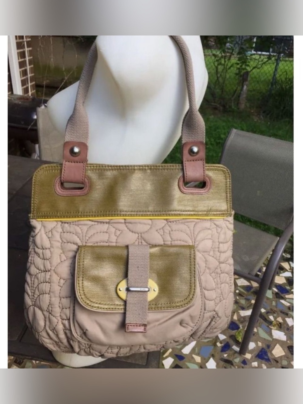 Fossil Y2K Vintage Green/Taupe Quilted Shoulder Purse/Bag With Magnetic Closure